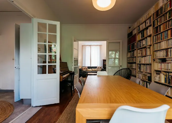 Magnifique Maison De Ville, Holiday home La Rochelle (Charente-Maritime)