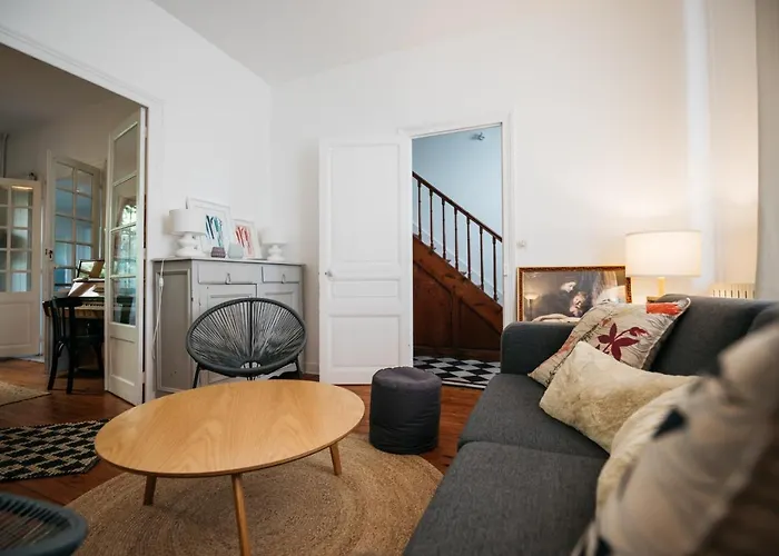 Magnifique Maison De Ville, *