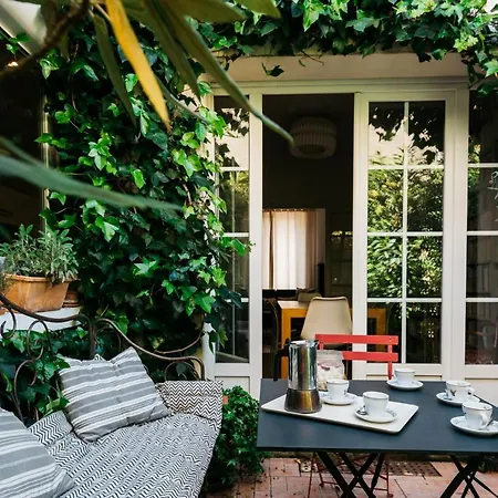 Magnifique Maison De Ville, * La Rochelle (Charente-Maritime)